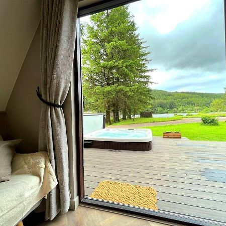 Bonnie Lodge-Lochside Location With Hot Tub Инвергарри Экстерьер фото