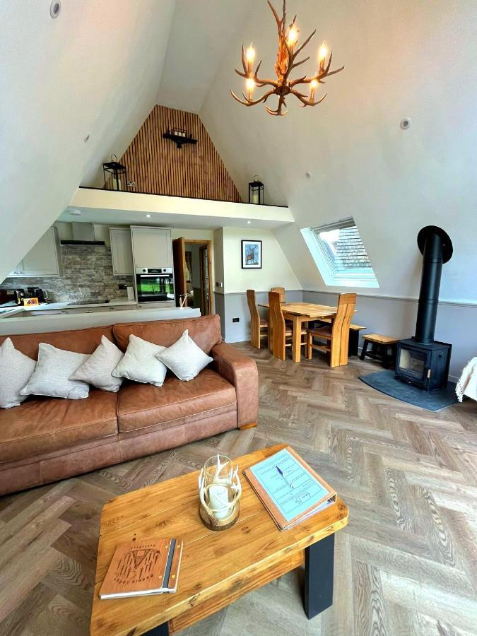 Bonnie Lodge-Lochside Location With Hot Tub Инвергарри Экстерьер фото