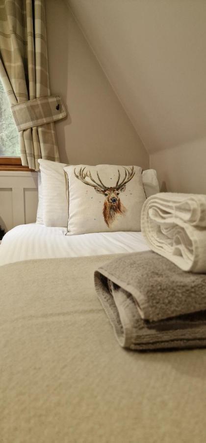 Bonnie Lodge-Lochside Location With Hot Tub Инвергарри Экстерьер фото