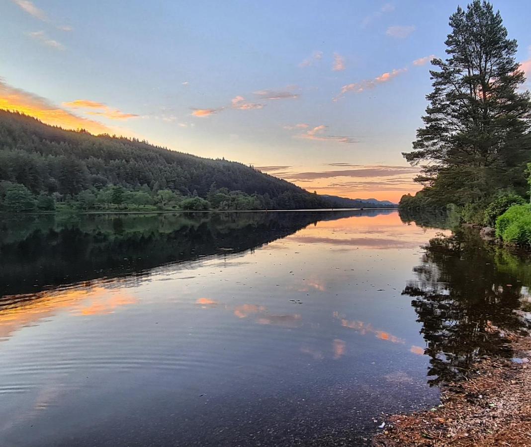Bonnie Lodge-Lochside Location With Hot Tub Инвергарри Экстерьер фото