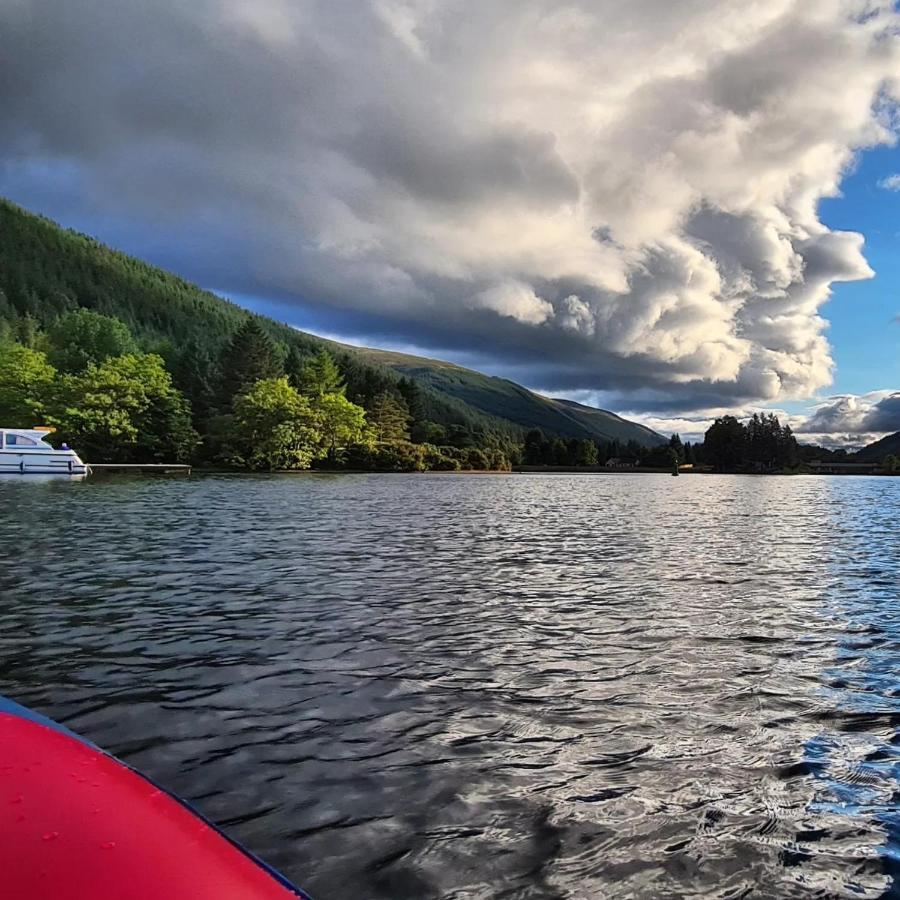 Bonnie Lodge-Lochside Location With Hot Tub Инвергарри Экстерьер фото