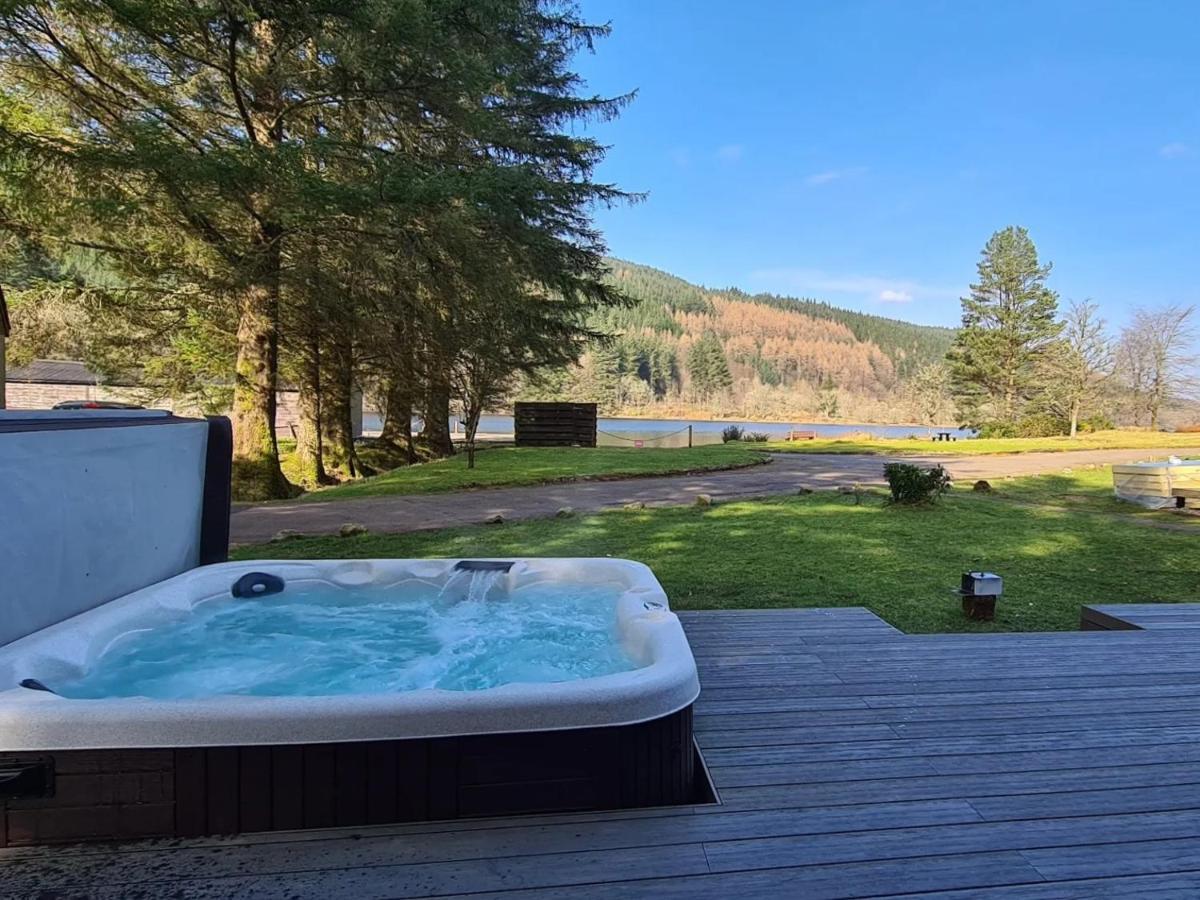 Bonnie Lodge-Lochside Location With Hot Tub Инвергарри Экстерьер фото